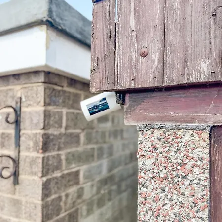 Raygill Lt 4 Bedroom House By Furnished - Private Parking - Perfect For Families & Contractors Holiday home *