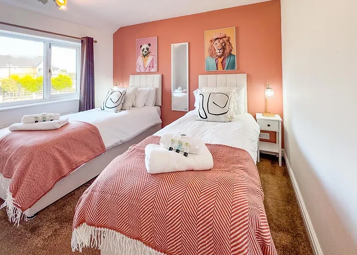 Raygill Lt 4 Bedroom House By Furnished - Private Parking - Perfect For Families & Contractors Σπίτι διακοπών Λιντς