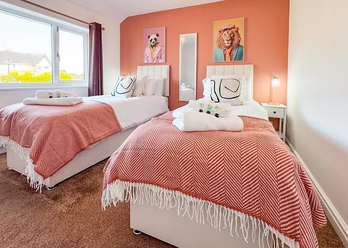 Raygill Lt 4 Bedroom House By Furnished - Private Parking - Perfect For Families & Contractors Λιντς