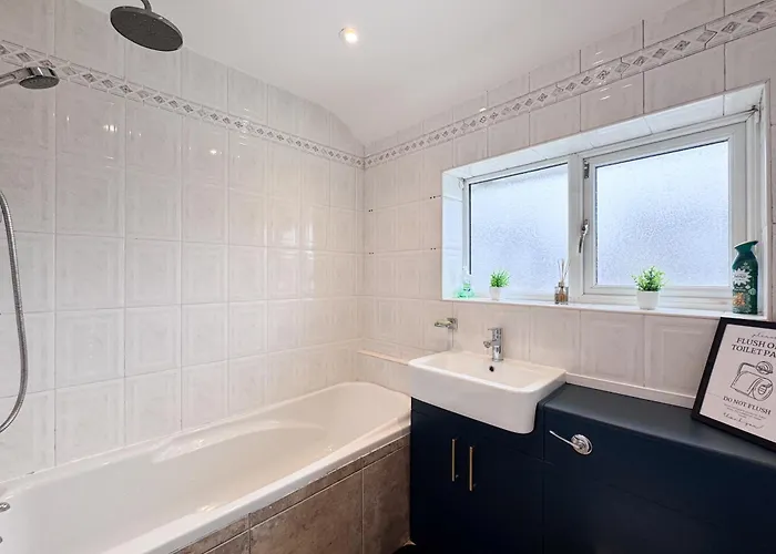 Raygill Lt 4 Bedroom House By Furnished - Private Parking - Perfect For Families & Contractors