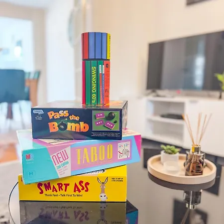 Raygill Lt 4 Bedroom House By Furnished - Private Parking - Perfect For Families & Contractors Nyaraló