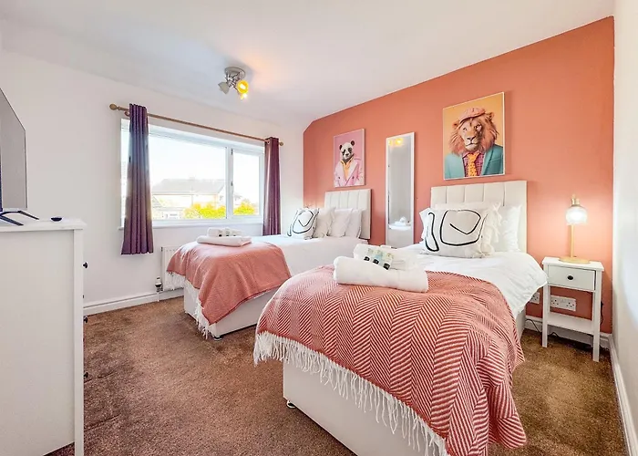 Raygill Lt 4 Bedroom House By Furnished - Private Parking - Perfect For Families & Contractors