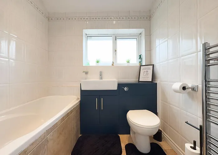 Raygill Lt 4 Bedroom House By Furnished - Private Parking - Perfect For Families & Contractors Holiday home *